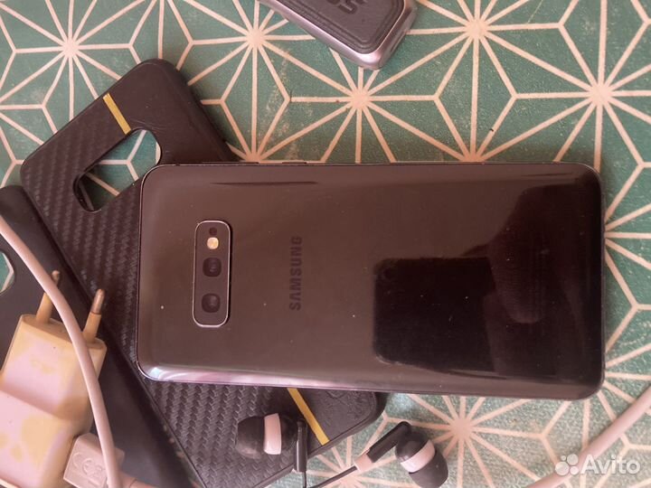 Samsung Galaxy S10e (Snapdragon 855), 6/128 ГБ