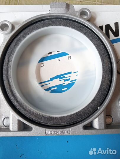 Сальник коленвала в сборе с крышкой