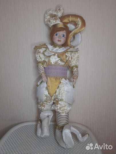 Продам музыкального фарфорового клоуна