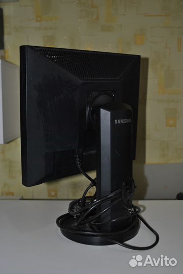 Монитор Samsung syncmaster 740n