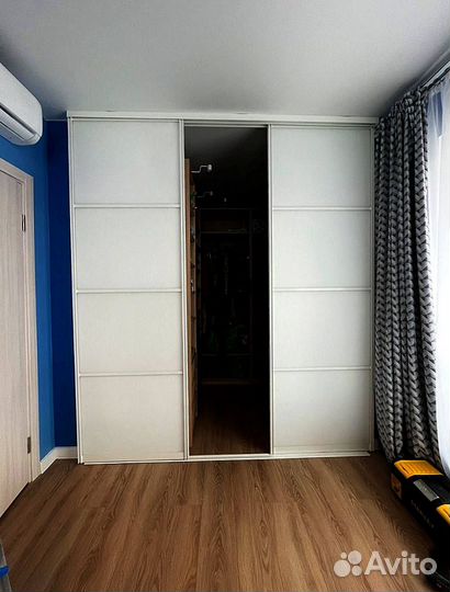 Стеклянная перегородка