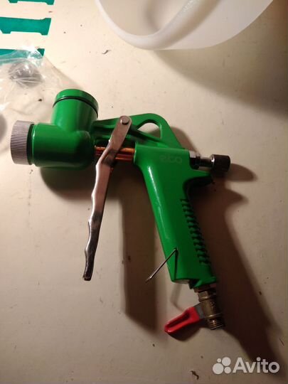 Краскораспылитель для нанесения шпаклёвки