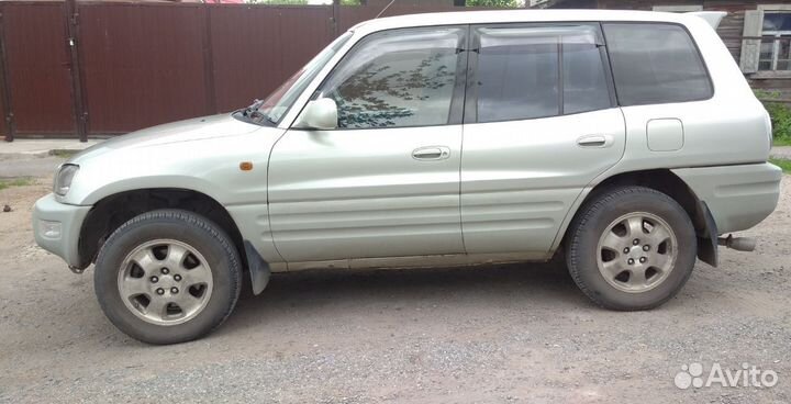 Toyota RAV4 2.0 AT, 1998, 569 273 км