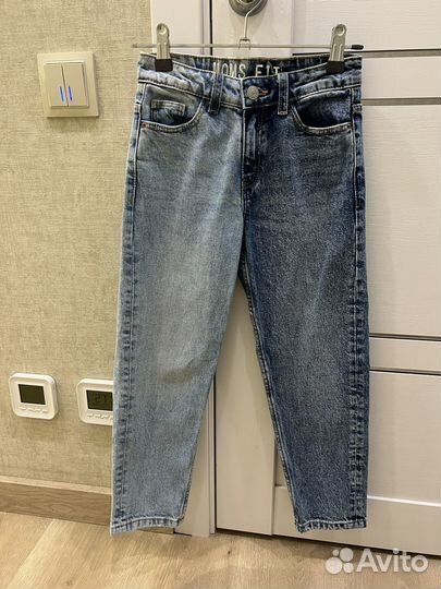 Джинсы на девочку 128