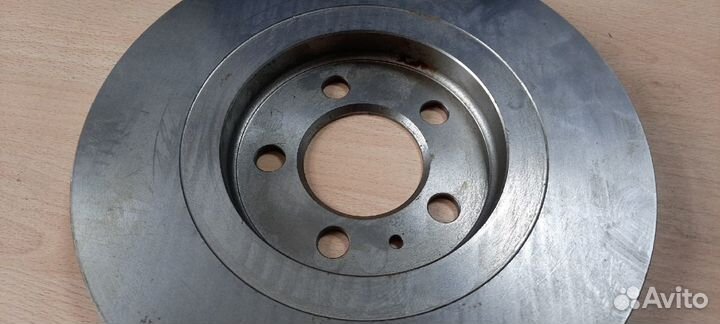 Диск тормозной передний Фольксваген Гольф/Пассат