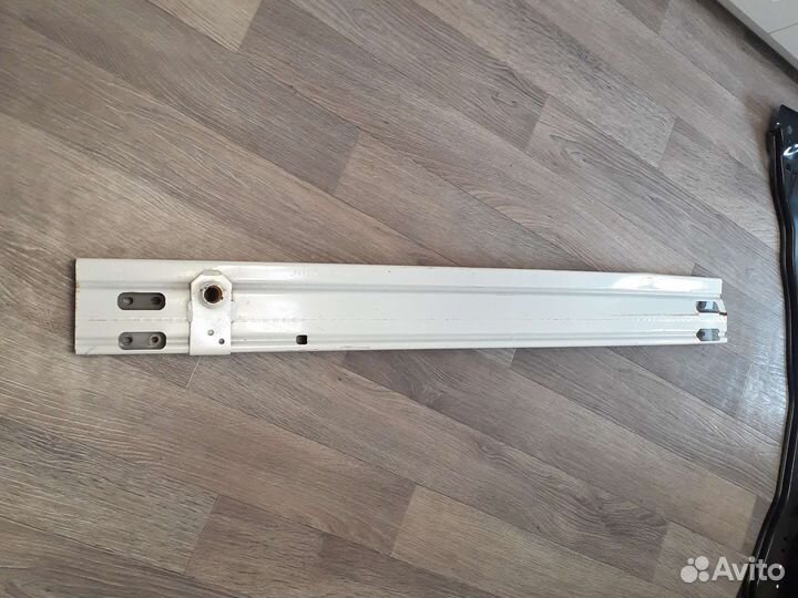 Усилитель заднего бампера Nissan Qashqai J11