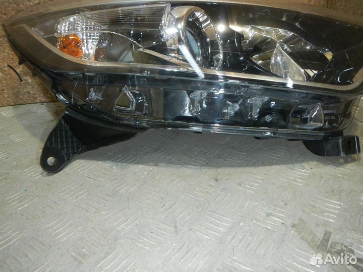 Фара правая, Renault Kaptur