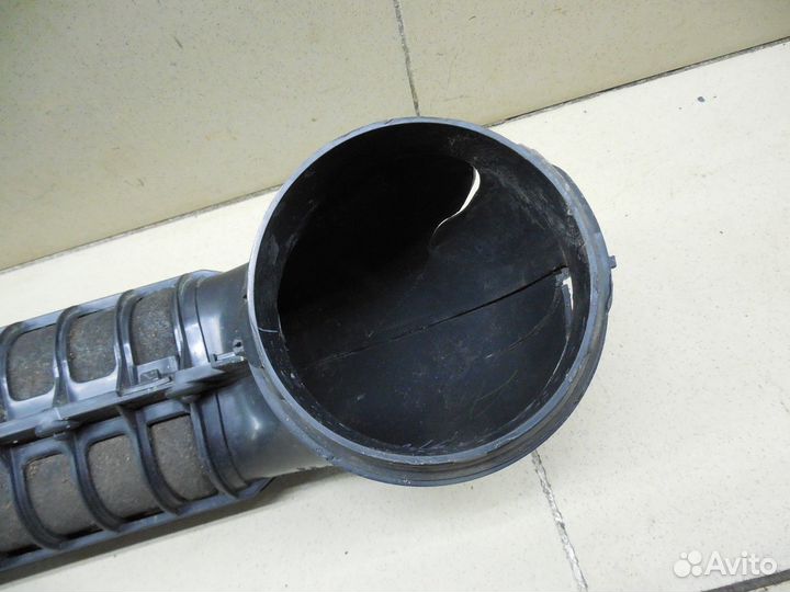 Патрубок воздушного фильтра Fortuner 2015