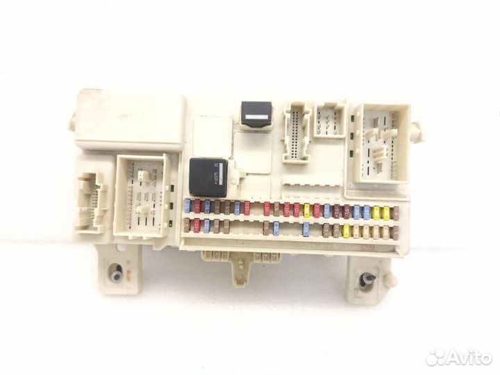 Блок предохранителей салонный Volvo C30