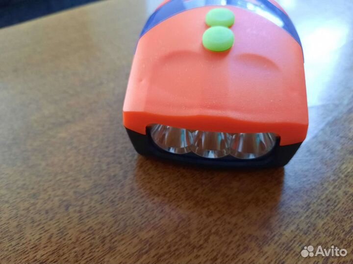 Фонарь и звонок на велосипед