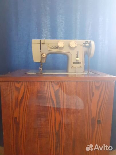 Швейная машинка - тумба