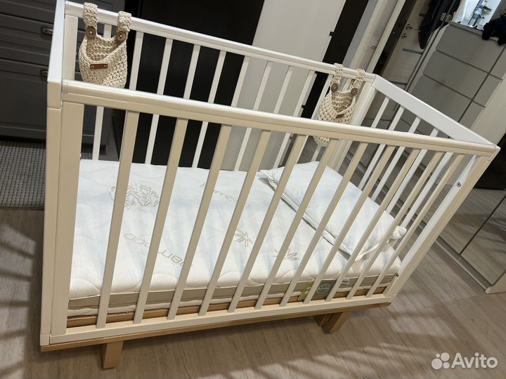 Детская кроватка с продольным маятником Rant Indy