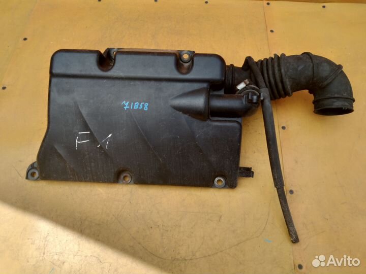 Резонатор воздушного фильтра Mitsubishi Outlander