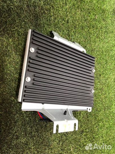 Усилитель акустической системы Land Rover