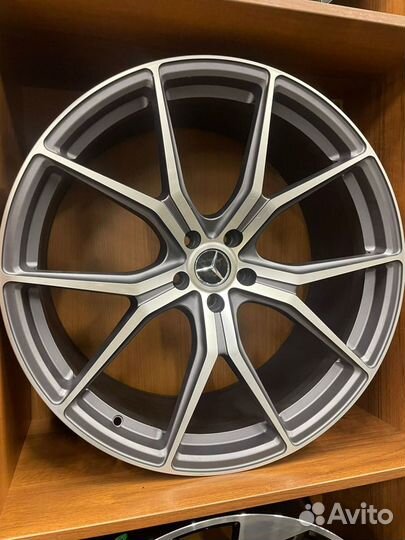 Фирменные диски R22 5x112 Audi Q8 A7 A8