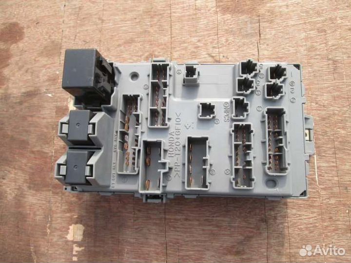 Блок предохранителей Honda Torneo CF3 F18B 2000/9