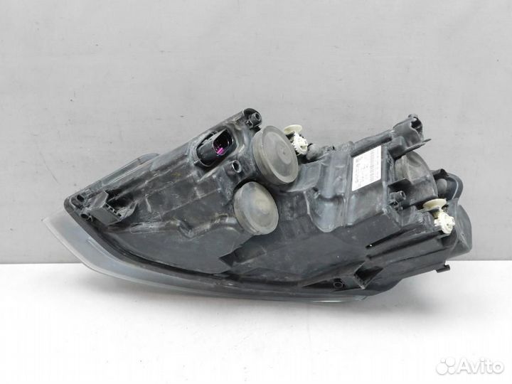 Фара правая Volkswagen Polo