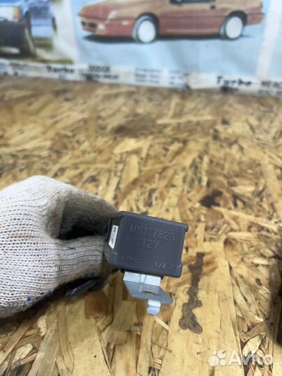 Блок управления подвеской Мицубиси Паджеро 3 V70