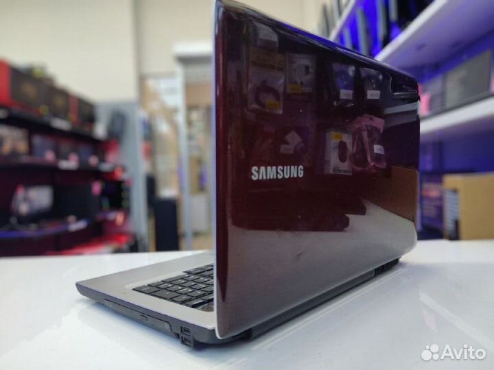 Ноутбук Samsung Intel Pentium 4 гб