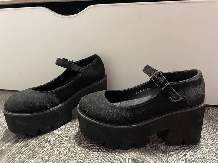 Замшевые туфли женские