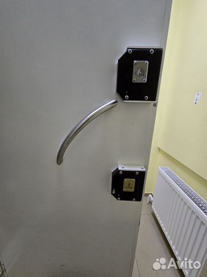 Дверь металлическая сейфовая