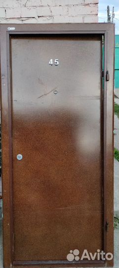 Дверь входная металлическая