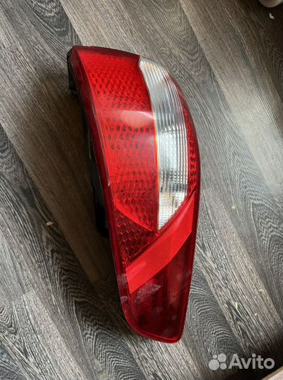 Фонарь задний правый Kia Rio 3 дорест