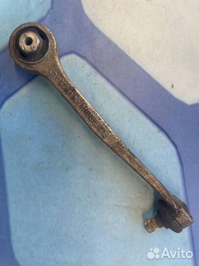 Рычаг передний верхний левый 8K0407505A