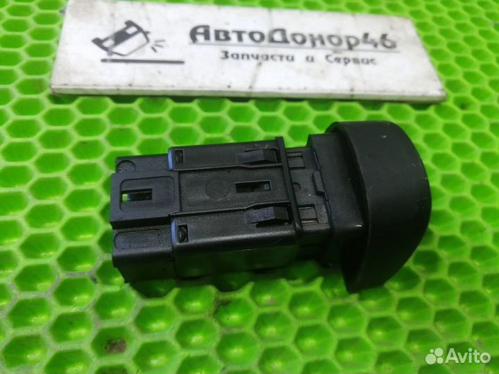 Кнопка аварийной сигнализации Renault Megane 1