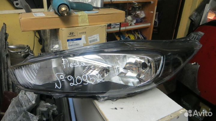Ford Fiesta с 2008 фара передняя