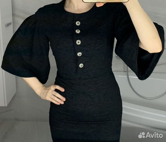 Платье до колена