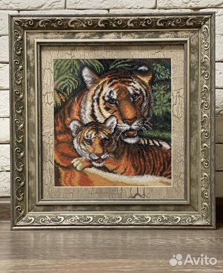 Картина ручной работы, вышитая крестиком