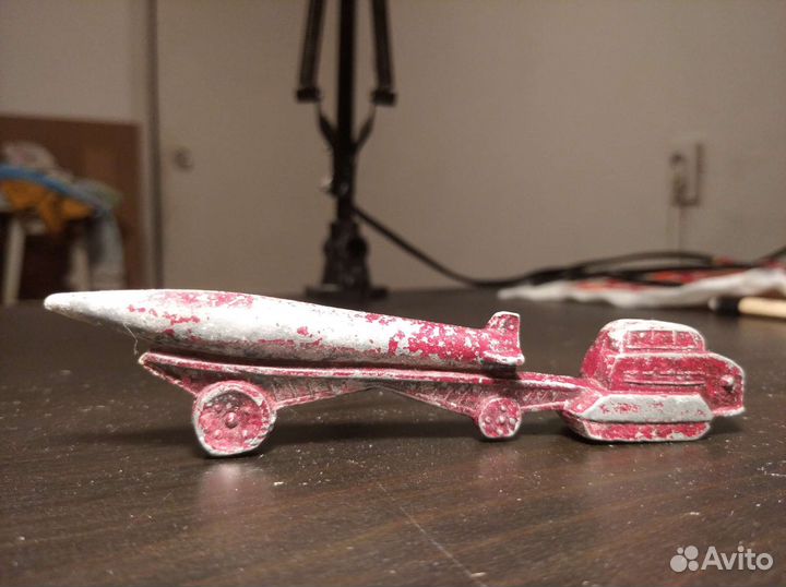 Тягач с ракетой Оловянный