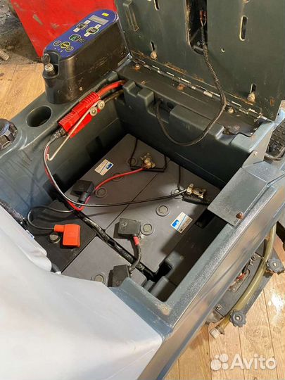 Аккумуляторная поломоечная машина Nilfisc br 755