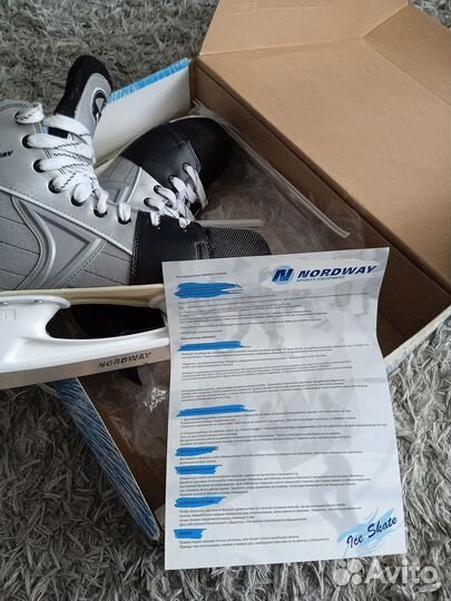 Продаю мужские коньки