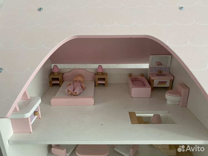 Домик кукольный деревянный с мебелью
