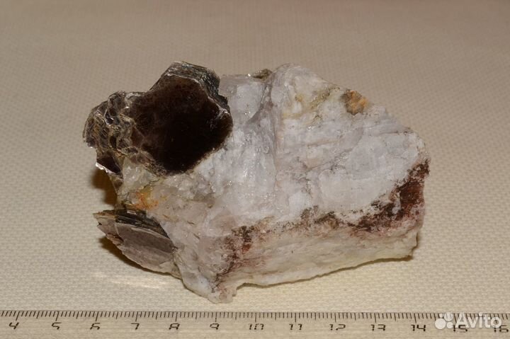 Минерал аметист, апофиллит, раухтопаз, целестин