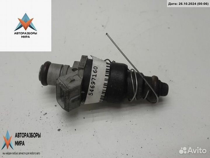 Форсунка Volkswagen Passat B5 1997 078133551N