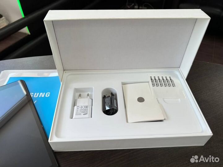 Samsung Galaxy Tab A 10.5 LTE SM-T595