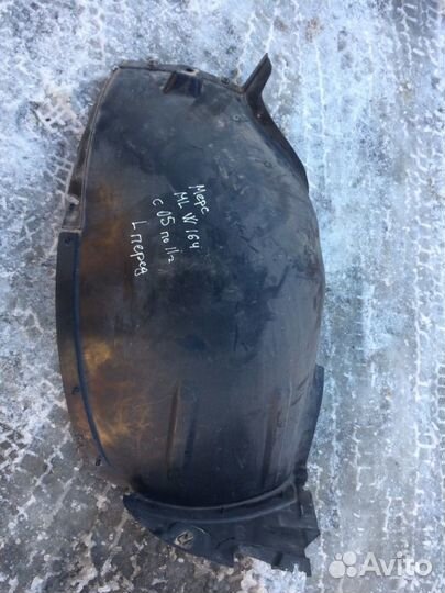 Подкрылок Мерседес ML W164 левый передний