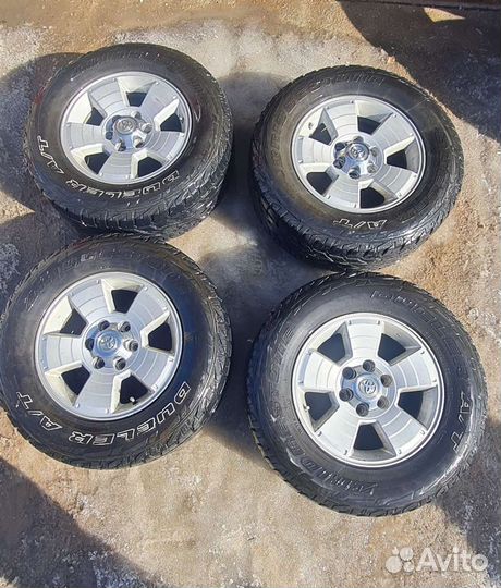 Оригинальные диски тойота+ резина Bridgestone r17