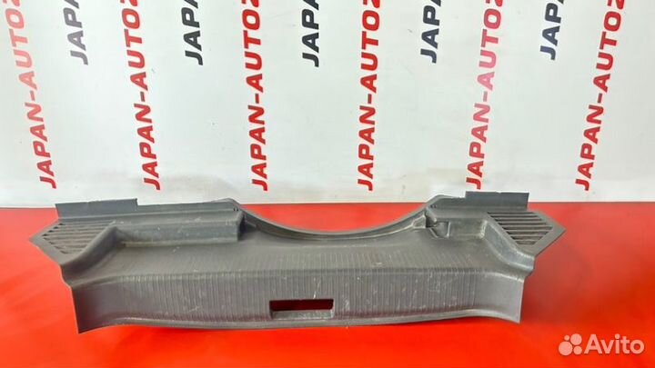 Накладка пластиковая багажника Opel Astra H 1.6