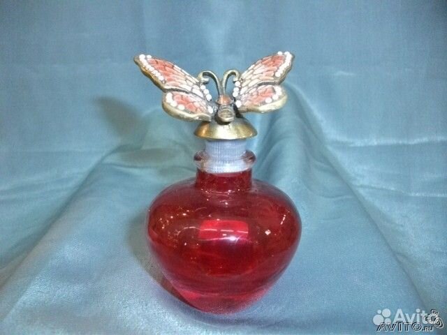 Флаконы для духов и масел