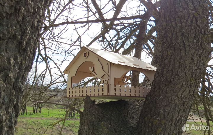 Кормушка для птиц из дерева