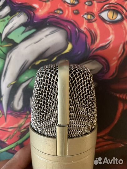 Студийный микрофон