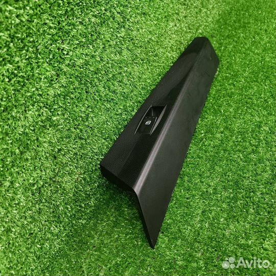 Кнопка стеклоподъемника двери задней левой