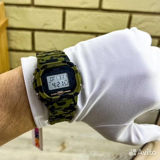 Стильные электронные часы skmei