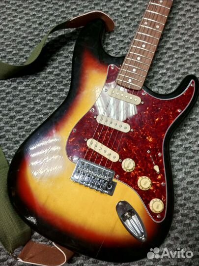 Электрогитара Fender (реплика)