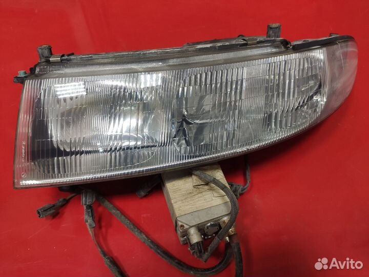 Фара левая Toyota Estima Emina