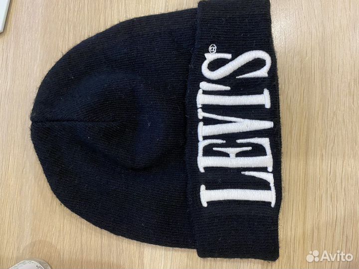 Шапка levis
